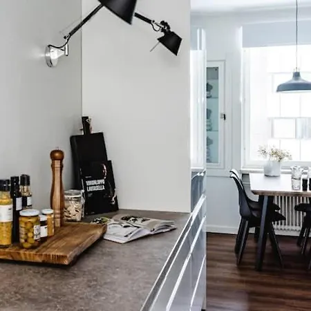 90m2 On Pedestrian Street On Floor, Penthouse Suite, Great View! Incl Linen And Pori