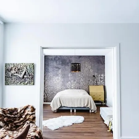 Lägenhet 90m2 On Pedestrian Street On Floor, Penthouse Suite, Great View! Incl Linen And *