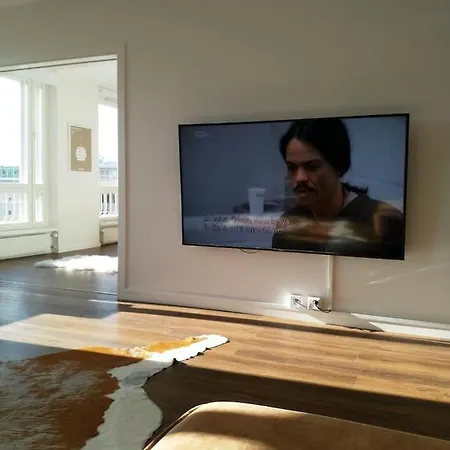 90m2 On Pedestrian Street On Floor, Penthouse Suite, Great View! Incl Linen And Appartamento